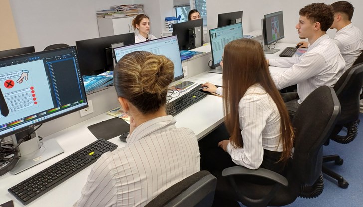 Преподавателите Кремена Дюлгерова и Светлана Колчева внедряват иновативни методи на преподаване Преподавателите Кремена Дюлгерова и Светлана Колчева внедряват иновативни методи на преподаване