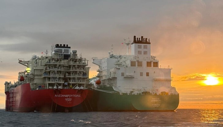 Синьото гориво от САЩ ще гарантира потреблението у нас до средата на януари, третият товар пристига в началото на 2026 година Синьото гориво от САЩ ще гарантира потреблението у нас до средата на януари, третият товар пристига в началото на 2026 година