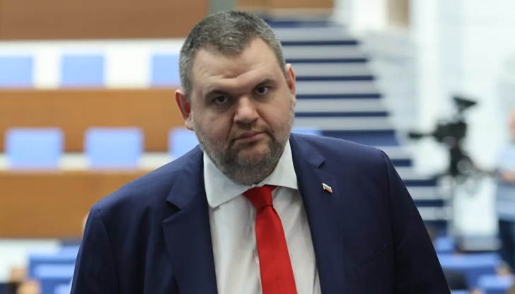 Журналистът определи освобождаването на стая 222А в парламента като символен акт без реална промяна в управлението Журналистът определи освобождаването на стая 222А в парламента като символен акт без реална промяна в управлението