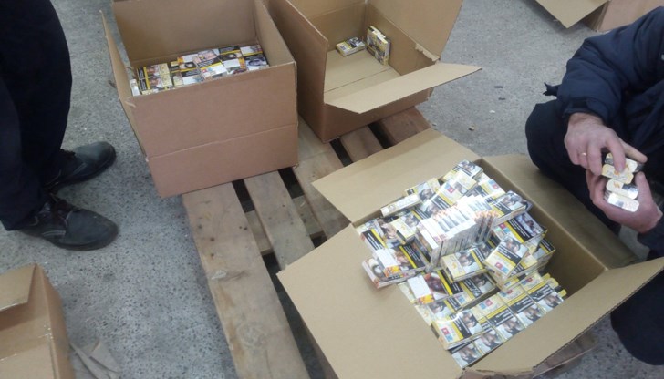 Пратката с български бандерол пътувала за Нидерландия, скрита между найлонови торби