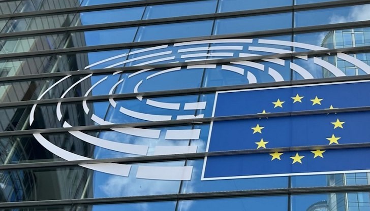 Спешната мярка цели да защити икономиката на Съюза и да гарантира дългосрочна помощ за Украйна Спешната мярка цели да защити икономиката на Съюза и да гарантира дългосрочна помощ за Украйна