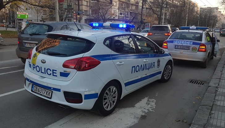 Колата се удари и в паркирани автомобили след инцидента Колата се удари и в паркирани автомобили след инцидента