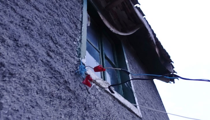 Служители на РУ – Бяла засякоха незаконно присъединяване към мрежата