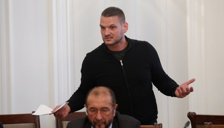 Симон Милков дължи над 20 000 лева на семейство Божанкови