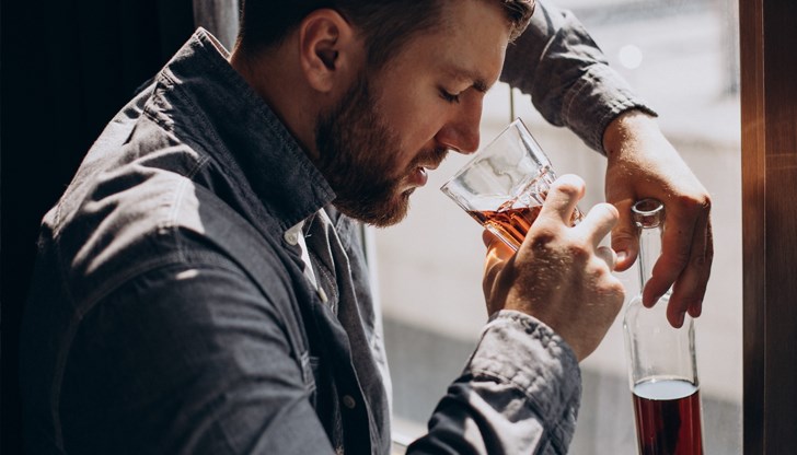 Близо половината от учениците у нас са посягали към чашката още преди да навършат 13 години, показва анализ на ИПИ Близо половината от учениците у нас са посягали към чашката още преди да навършат 13 години, показва анализ на ИПИ