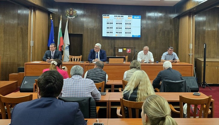 Местният парламент заседава по 28 точки, включително за тротинетките и каруците Местният парламент заседава по 28 точки, включително за тротинетките и каруците