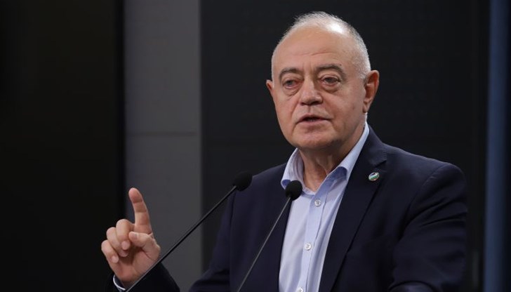 Лидерът на ДСБ поиска оставката на правителството като коледен подарък за България