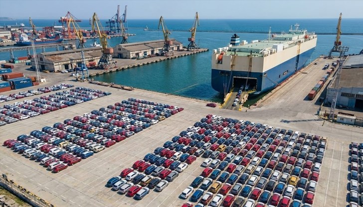 Електрическите возила превземат вътрешния пазар, а традиционните модели се насочват масово към чужбина