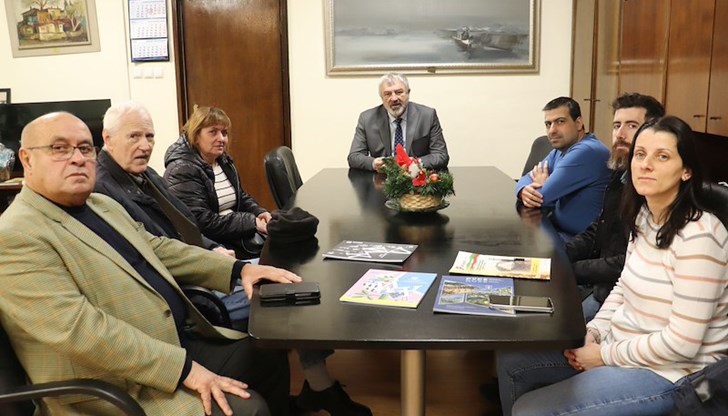 Валентин Атанасов и Ивайло Кадишев представиха детайли за инвестицията