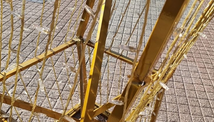 Общината демонтира повредената арка, а водачът ще понесе дисциплинарно наказание