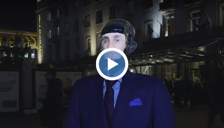 Създателят му иронизира политическата класа и сравни корупцията с айрян