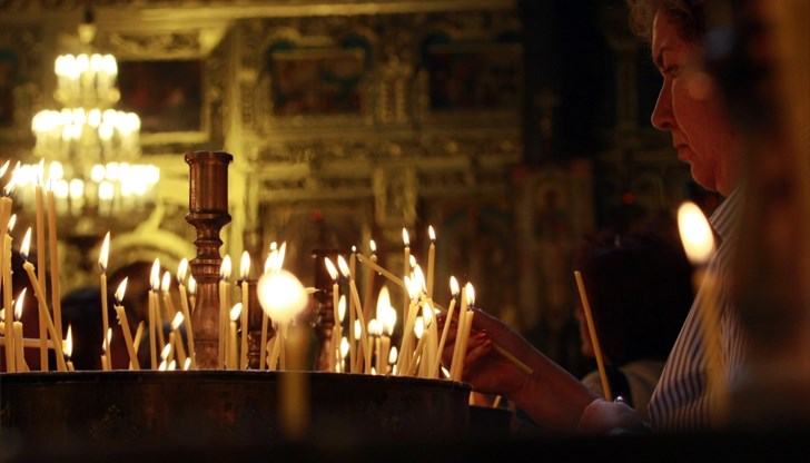 Днес на 18 декември Православната църква почита свети Севастиан и свети Модест Днес на 18 декември Православната църква почита свети Севастиан и свети Модест