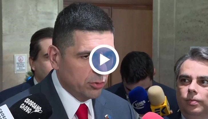 Уредникът на Музея на социалистическите бюджети току-що реши България да приеме стария крадлив бюджет, заяви Ивайло Мирчев