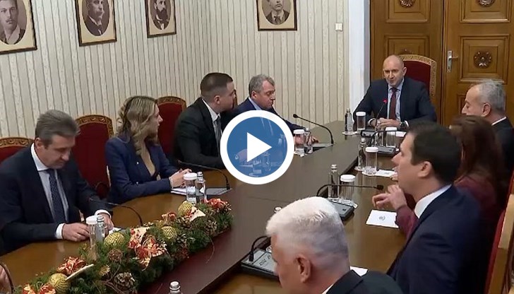 "Има такъв народ" критикува остро конституционните промени и липсата на редовен бюджет