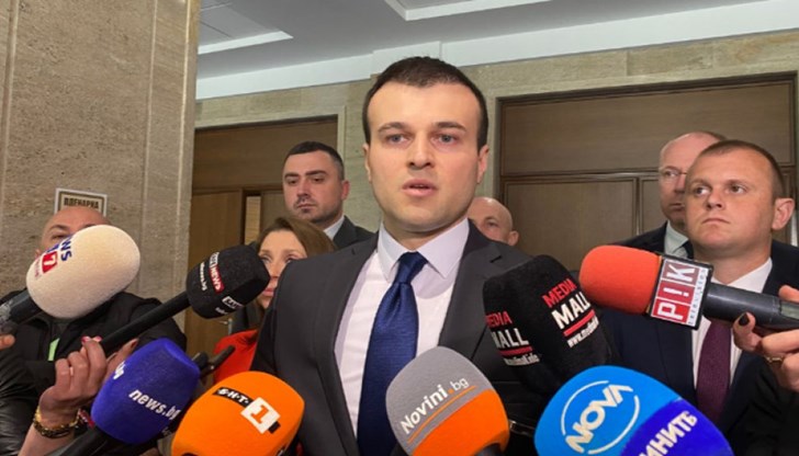 Депутатът от "Възраждане" алармира за вложени неоригинални части и прикриване на информация