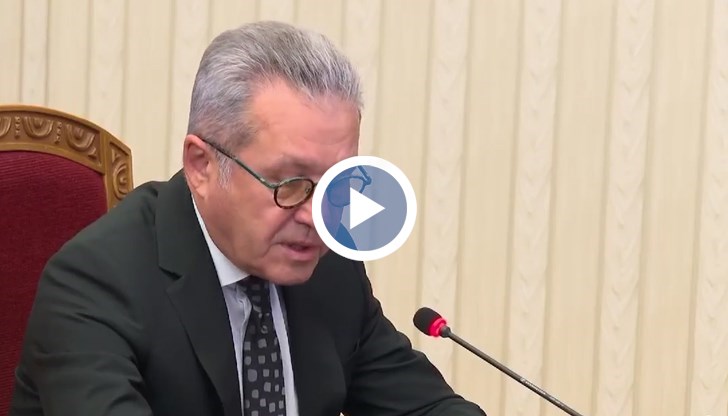 Делян Пеевски не отиде на консултациите при Румен Радев, партията иска сканиращи машини за вота