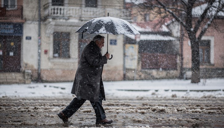 Атлантически циклон носи рязко застудяване и валежи от неделя Атлантически циклон носи рязко застудяване и валежи от неделя
