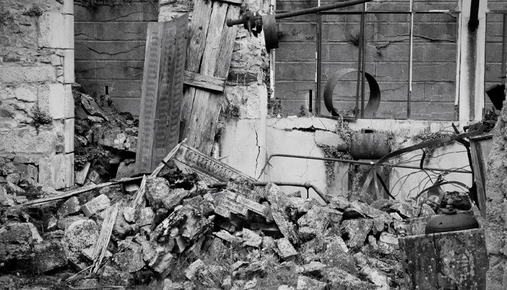 Спасители издирват оцелели под отломките в град Фес, 16 души са в болница Спасители издирват оцелели под отломките в град Фес, 16 души са в болница