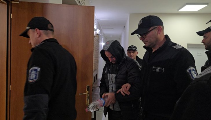 Пламен Максимов излиза от ареста с електронна гривна, прокуратурата ще протестира решението Пламен Максимов излиза от ареста с електронна гривна, прокуратурата ще протестира решението