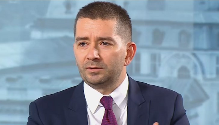 Според политолога държавният глава може да се окаже големият печеливш от протестите и оставката на кабинета Според политолога държавният глава може да се окаже големият печеливш от протестите и оставката на кабинета