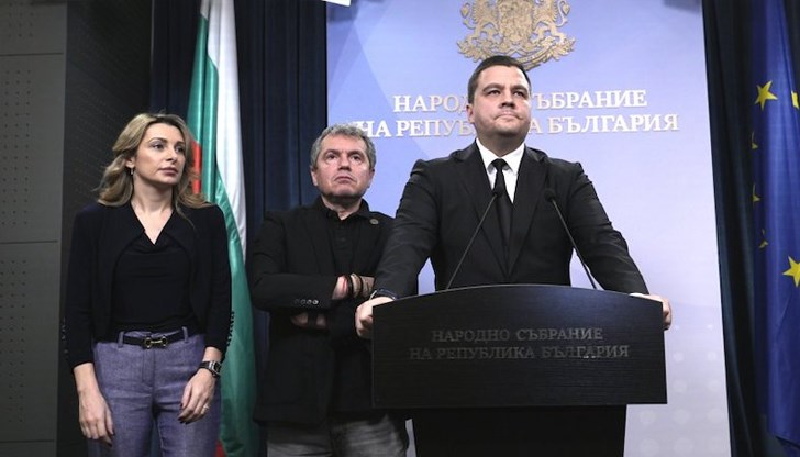 Тошко Йорданов предупреди за тежка зима без бюджет и скок на цените след 1 януари Тошко Йорданов предупреди за тежка зима без бюджет и скок на цените след 1 януари