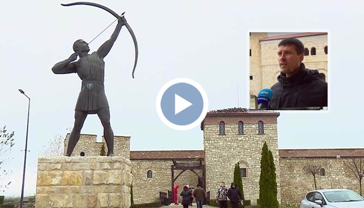 Ивелин Михайлов лично разведе посетители из комплекса в отговор на арестите и разследването за финансова пирамида