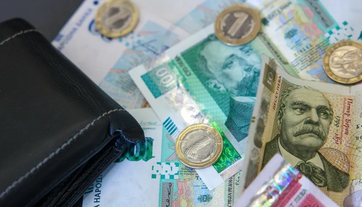 Само две области се доближават до 90% от средното възнаграждение, Русе е в топ 6