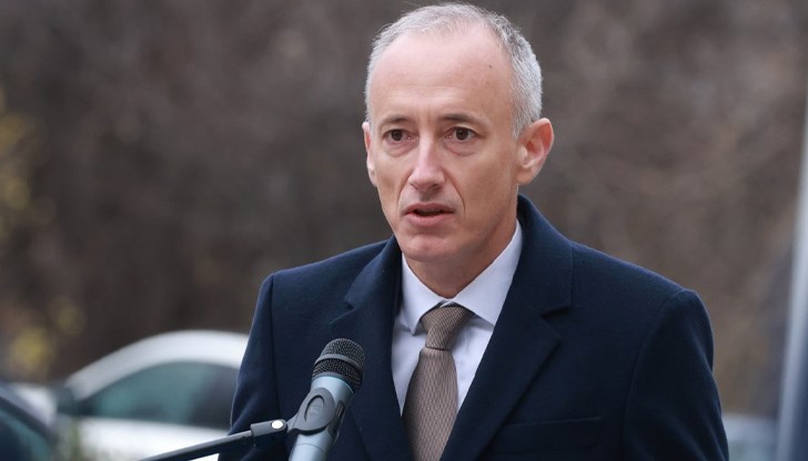 Министърът на образованието определи съвпадението като случайно и защити промените в езиковите паралелки Министърът на образованието определи съвпадението като случайно и защити промените в езиковите паралелки