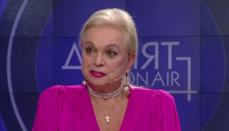 Актрисата отбелязва 30 години на сцената с галаспектакъла "Коледни звезди" в НДК Актрисата отбелязва 30 години на сцената с галаспектакъла "Коледни звезди" в НДК