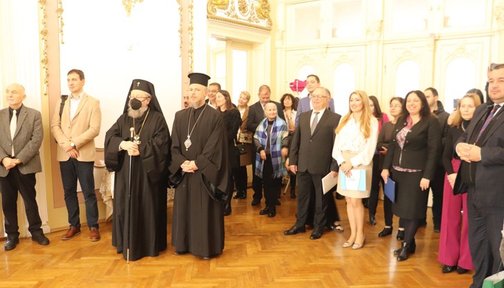 Заместник-кметът Златомира Стефанова и представители на различни вероизповедания се обединиха в послания за мир