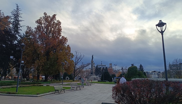 Температурите днес ще достигнат до 12 градуса, като следобед облаците ще намалеят над Южна България