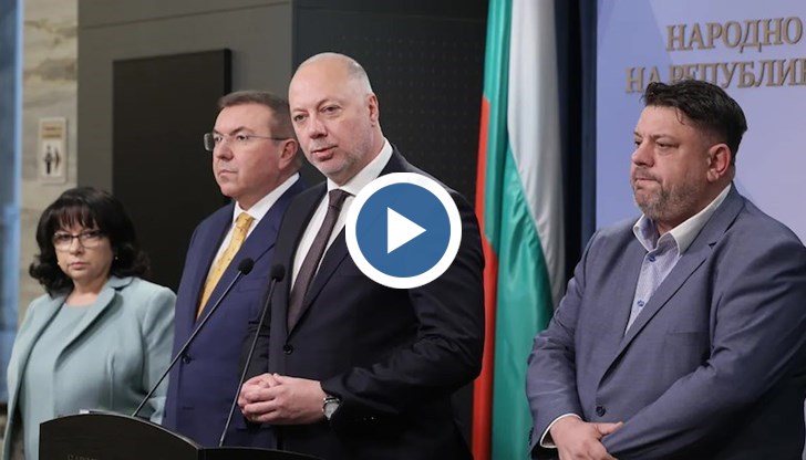 Премиерът е категоричен, че кабинетът няма да абдикира седмици преди въвеждането на еврото