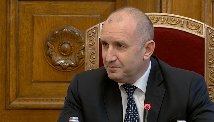 Деница Сачева: Бойко Борисов знае кога е време за мъже и кога за жени