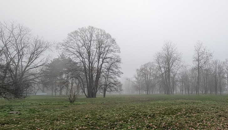Валежи от дъжд ще има в Източна България, температурите остават ниски в мъгливите райони