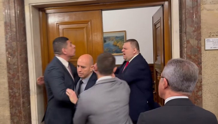 Депутатът твърди, че версията за руски отряд убийци е измислица Депутатът твърди, че версията за руски отряд убийци е измислица