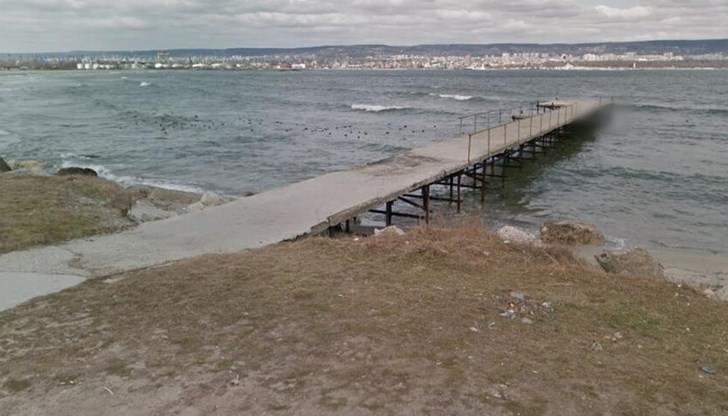 Скали и пясък са били регистрирани като действащ порт с помощта на понтони за усвояване на милиони Скали и пясък са били регистрирани като действащ порт с помощта на понтони за усвояване на милиони