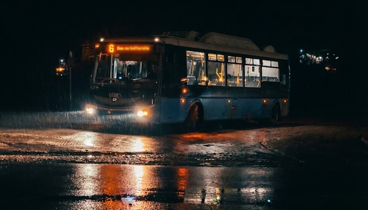 Пътниците в линия 6 викали на водача да спре, но той продължил без да обърне внимание