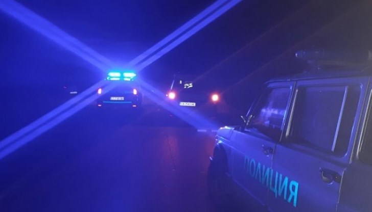 Полицията отцепи района на върха заради съмнителен сак, движението през прохода не е спирано Полицията отцепи района на върха заради съмнителен сак, движението през прохода не е спирано