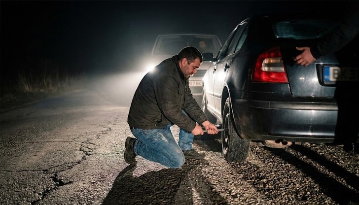 Инспектор Живко Добрев получи благодарствено писмо за помощ със спукана гума