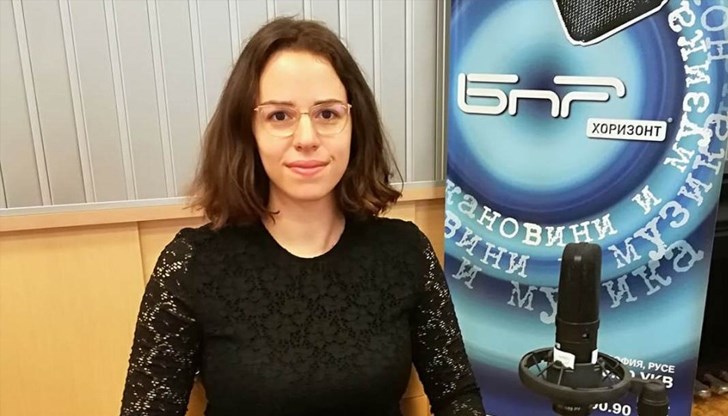 Държавният глава трябва да балансира между огромните обществени очаквания и риска да загуби авторитета си, смята журналистът Държавният глава трябва да балансира между огромните обществени очаквания и риска да загуби авторитета си, смята журналистът