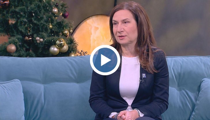 Месецът остава по-топъл от обичайното