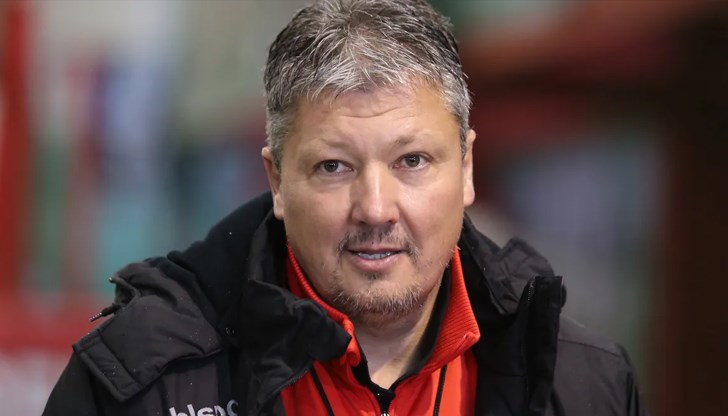 Легендарният нападател се нуждае от спешна операция в Германия на стойност 300 000 евро Легендарният нападател се нуждае от спешна операция в Германия на стойност 300 000 евро