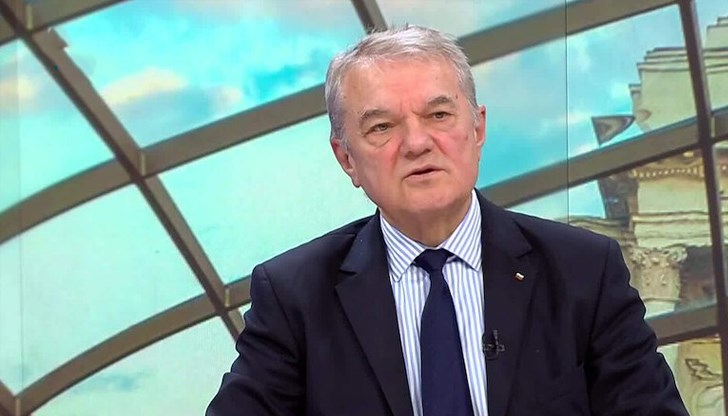 "Омразата тръгва от парламента", заяви бившият вътрешен министър