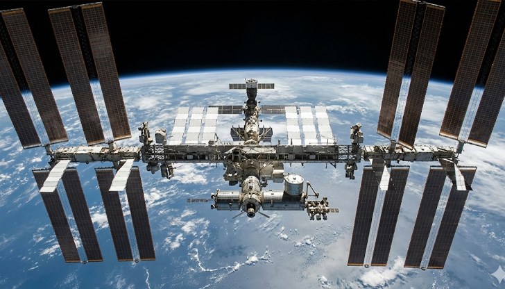 Страната получава достъп до защитена връзка и възможност за следене на космически отпадъци Страната получава достъп до защитена връзка и възможност за следене на космически отпадъци