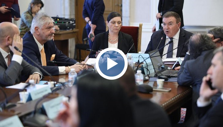 Костадин Ангелов предупреди за риск от безредие в системата