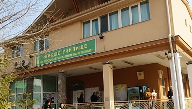 Ръководството на висшето училище разкри хронология на източване чрез фиктивни договори и частни съдилища