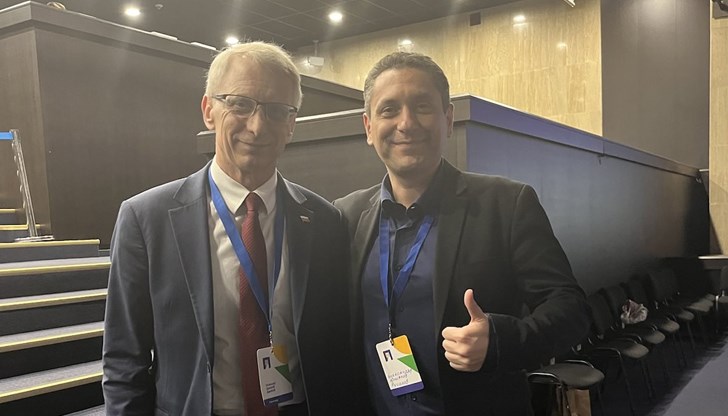 ​Напускам позицията на председател на Контролния съвет крайно разочарован и омерзен, пише Русанов