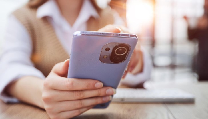 Зловреден софтуер превръща устройството в джоба ни в перфектния доносник, който знае повече за нас от най-близките ни хора Зловреден софтуер превръща устройството в джоба ни в перфектния доносник, който знае повече за нас от най-близките ни хора