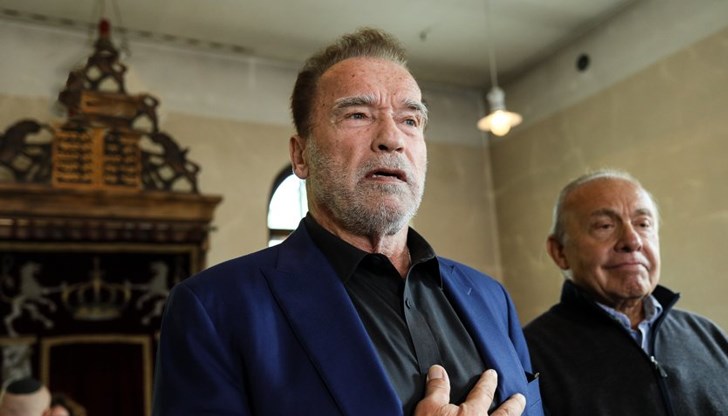 Легендарният актьор разкри тежки подробности за детството си и реакцията на родителите му към плакатите на културисти Легендарният актьор разкри тежки подробности за детството си и реакцията на родителите му към плакатите на културисти