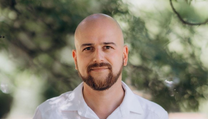 ГЕРБ контролира служебната власт чрез попълнената "домова книга", смята политологът